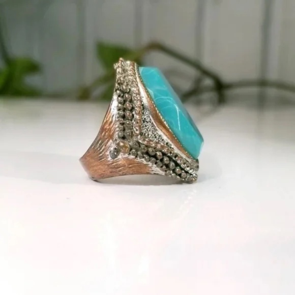 Vintage Ring with Large Faux Stone - Picture 3 of 9